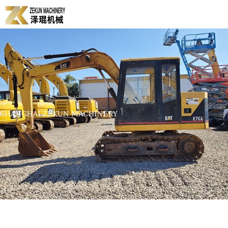 اليابان تستخدم CAT E70B الحفرة المضخة الهيدروليكية المحرك النهائي في شنغهاي في المنافسة