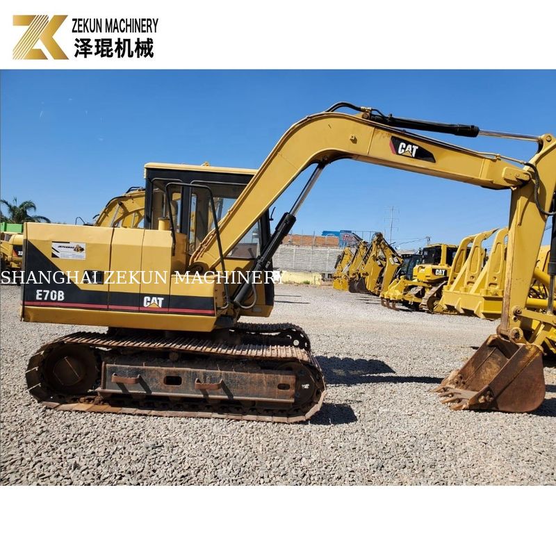 اليابان تستخدم CAT E70B الحفرة المضخة الهيدروليكية المحرك النهائي في شنغهاي في المنافسة