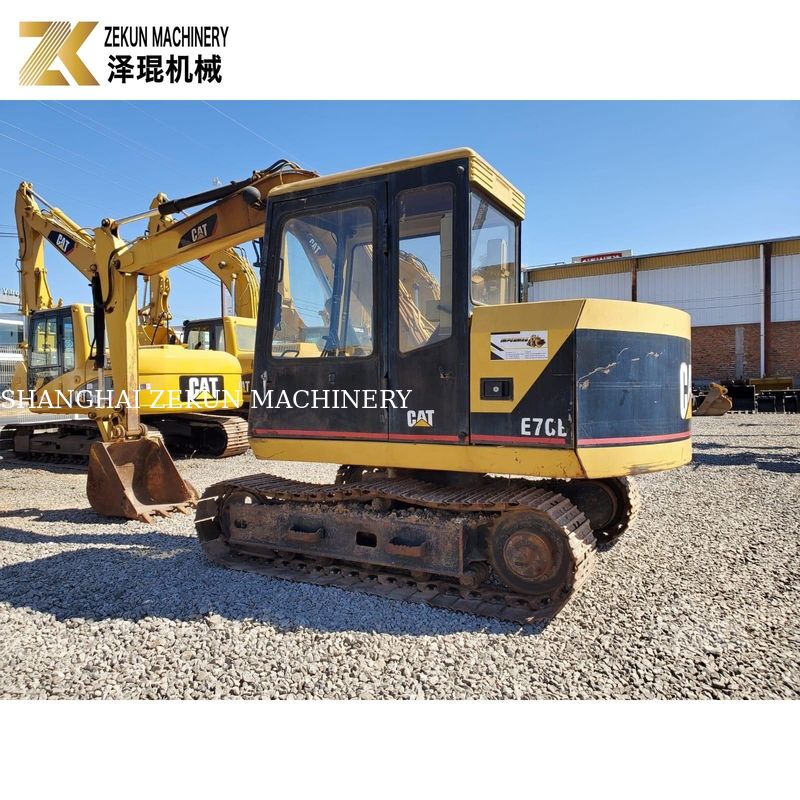 اليابان تستخدم CAT E70B الحفرة المضخة الهيدروليكية المحرك النهائي في شنغهاي في المنافسة