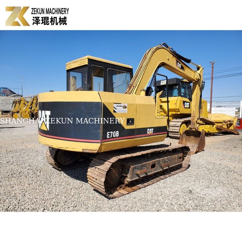 اليابان تستخدم CAT E70B الحفرة المضخة الهيدروليكية المحرك النهائي في شنغهاي في المنافسة
