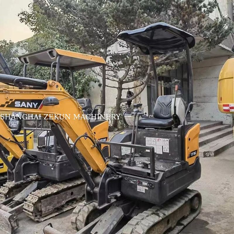 10.3KW ساني SY16C 1.6Ton الحفرة المصغرة مع الإطارات المطاطية والمضخة الهيدروليكية الأصلية