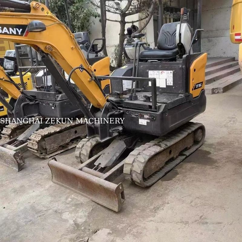 10.3KW ساني SY16C 1.6Ton الحفرة المصغرة مع الإطارات المطاطية والمضخة الهيدروليكية الأصلية