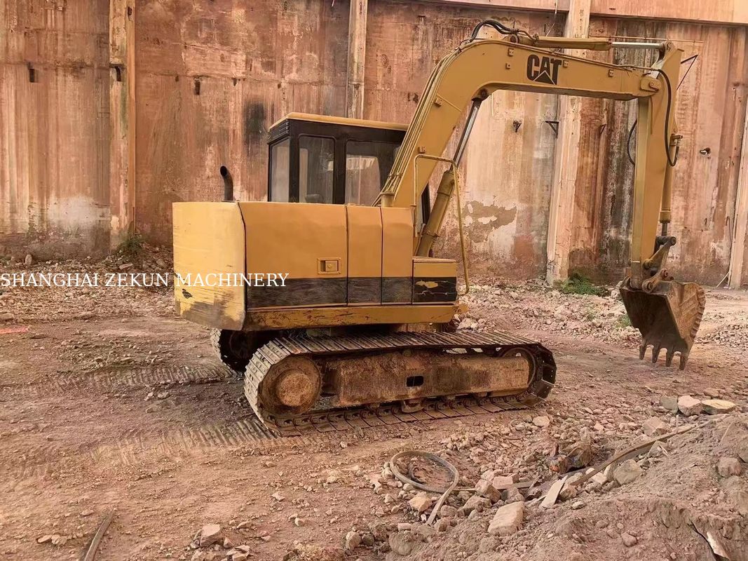 حفرة CAT E70B مستعملة في اليابان مع أحجام الحفرة الصغيرة ومحرك اليابان الأصلي