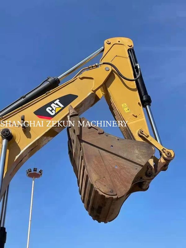 معدات البناء المستخدمة Cat 390F الحفرة الزحفية مع محرك Cat 390 KW
