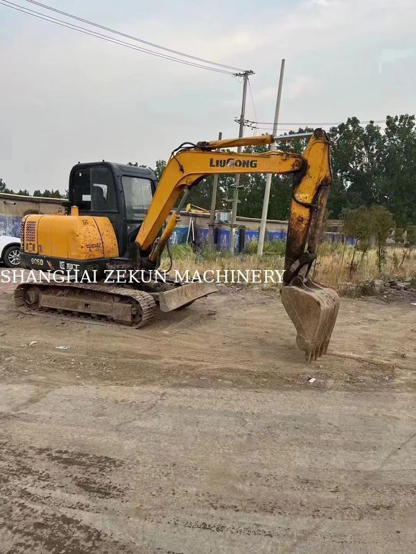 9017F ZTS 1.8 طن الحفرة الزحفية المصغرة بواسطة ليو غونغ 46.3 كيلوواط الجهاز الوزن 7500 كجم
