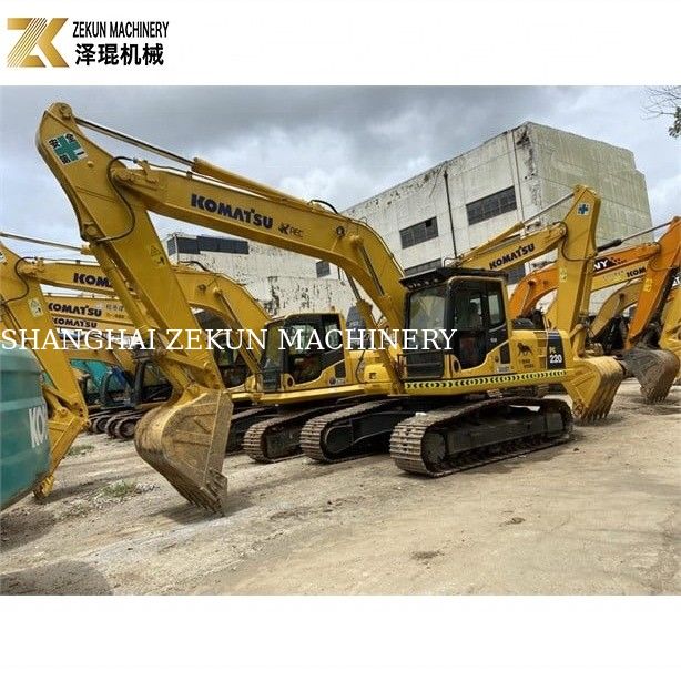 محفر كوماتسو PC 220 المستخدم PC220-8 مع المحرك الياباني الأصلي الموثق به