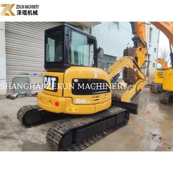 4 طن الحفرة المستخدمة CAT 304 مع كابينة مغلقة والأسطوانة الهيدروليكية الأصلية