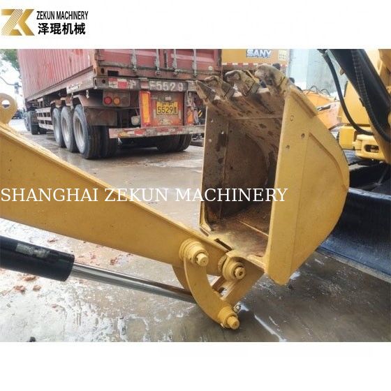 4 طن الحفرة المستخدمة CAT 304 مع كابينة مغلقة والأسطوانة الهيدروليكية الأصلية