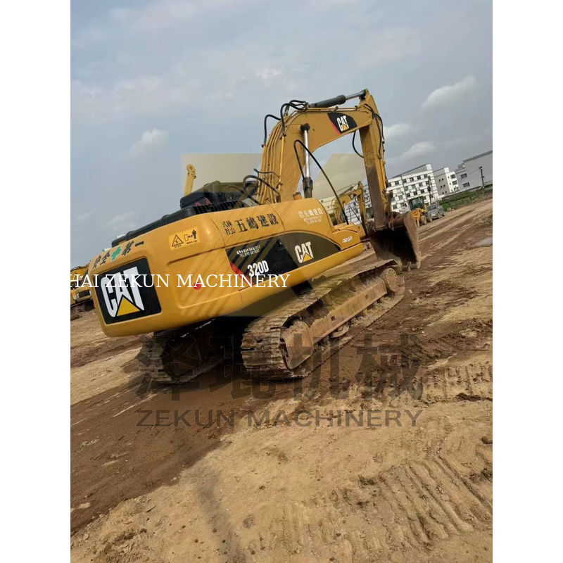 حفرة Cat 320D مستعملة في اليابان بوزن 20000 كيلوغرام في حالة جيدة