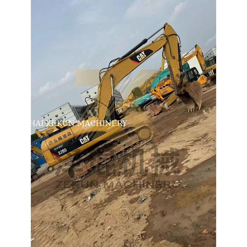 حفرة Cat 320D مستعملة في اليابان بوزن 20000 كيلوغرام في حالة جيدة