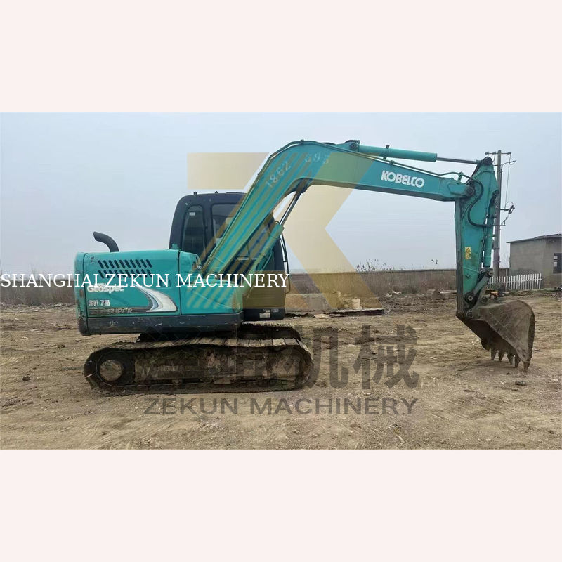 0.4m3 سعة دلو 2017 استخدمت Kobelco 907 E307D Sk75 Sk75-11 حفارة في شنغهاي