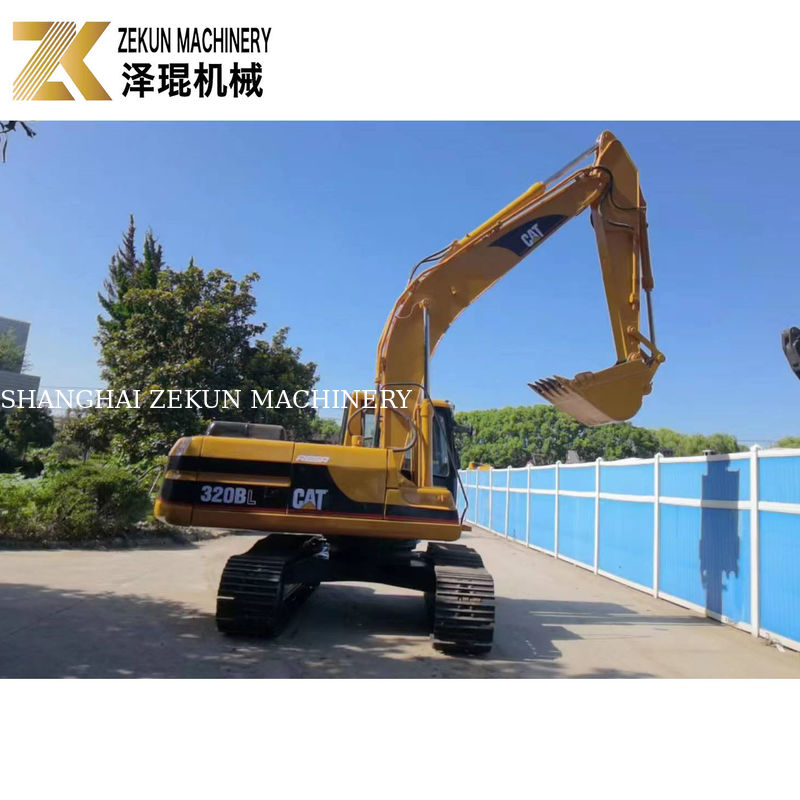 حفرة Cat 320 BL مستعملة بسعة دلو 0.92 م3 وساعات عمل 2001-4000