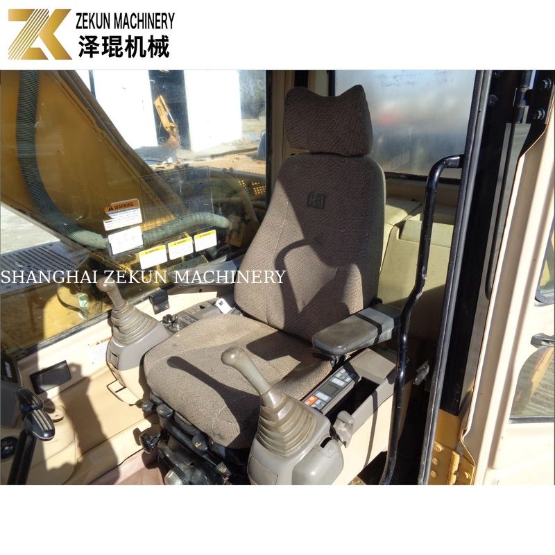 حفر الأرض أصبح ممكناً بمحفر CAT 320 BL ومحرك Caterpillar بقدرة 97 كيلوواط