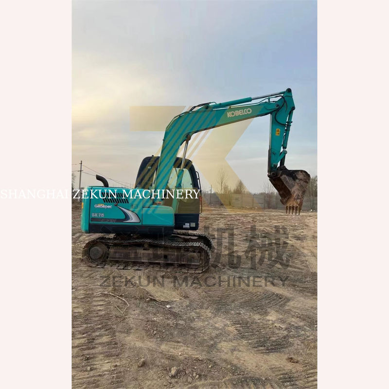 محفر كوبيلكو SK75-8 مستعمل في حالة ممتازة للبيع في شنغهاي