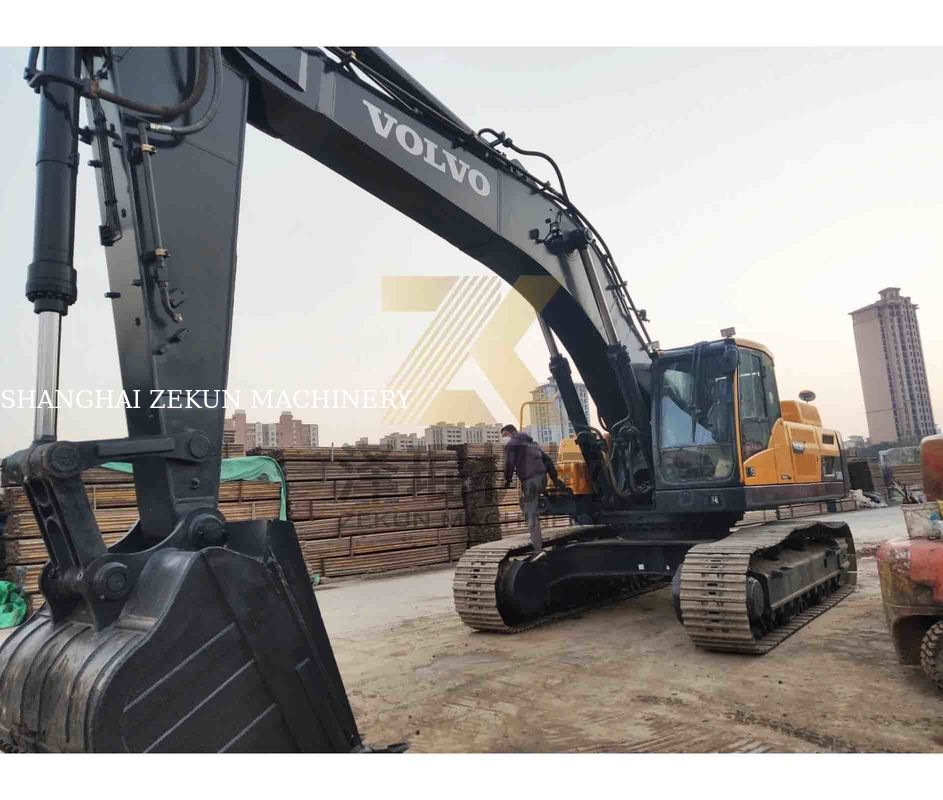 حفرة فولفو EC480DL مستعملة قوة 270 كيلوواط و 1.77 3.8 م3 سعة دلو