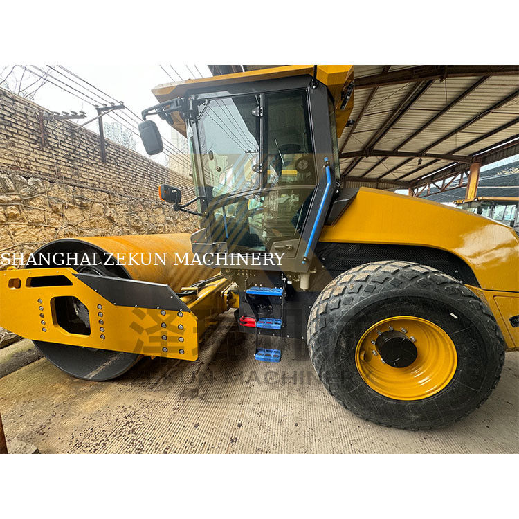 13 طن XCMG XS135 الهيدروليكية الكاملة طبل واحد الدوار EU المرحلة V