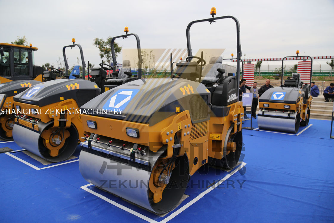 4 طن XCMG XMR403 الدوار الهزاز الخفيف الصين المرحلة الثالثة