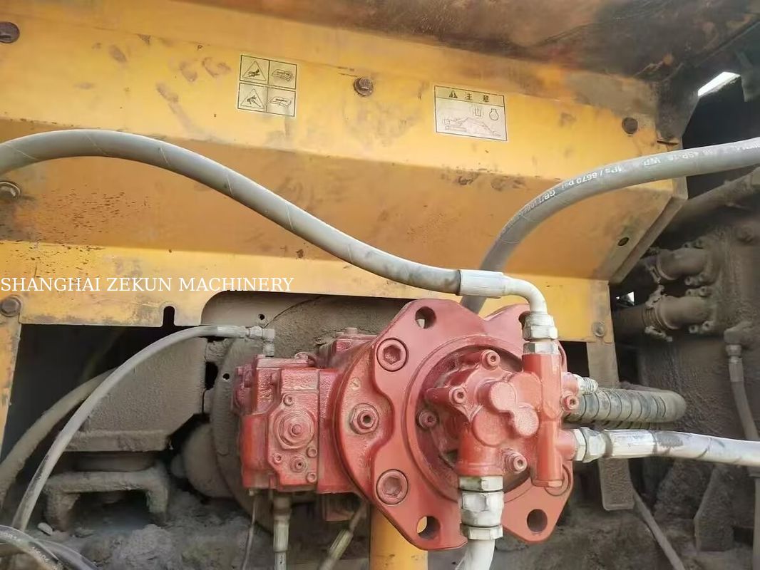 حفرة هيونداي 305LC-9T مع 17 818 ساعة عمل في حالة ممتازة