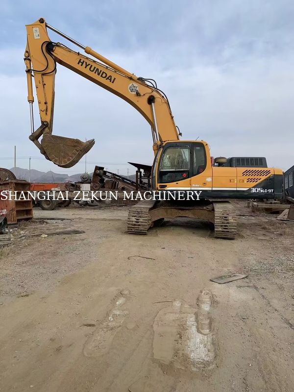 حفرة هيونداي 305LC-9T مع 17 818 ساعة عمل في حالة ممتازة