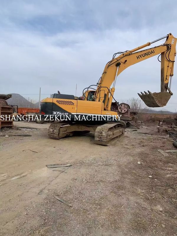 حفرة هيونداي 305LC-9T مع 17 818 ساعة عمل في حالة ممتازة