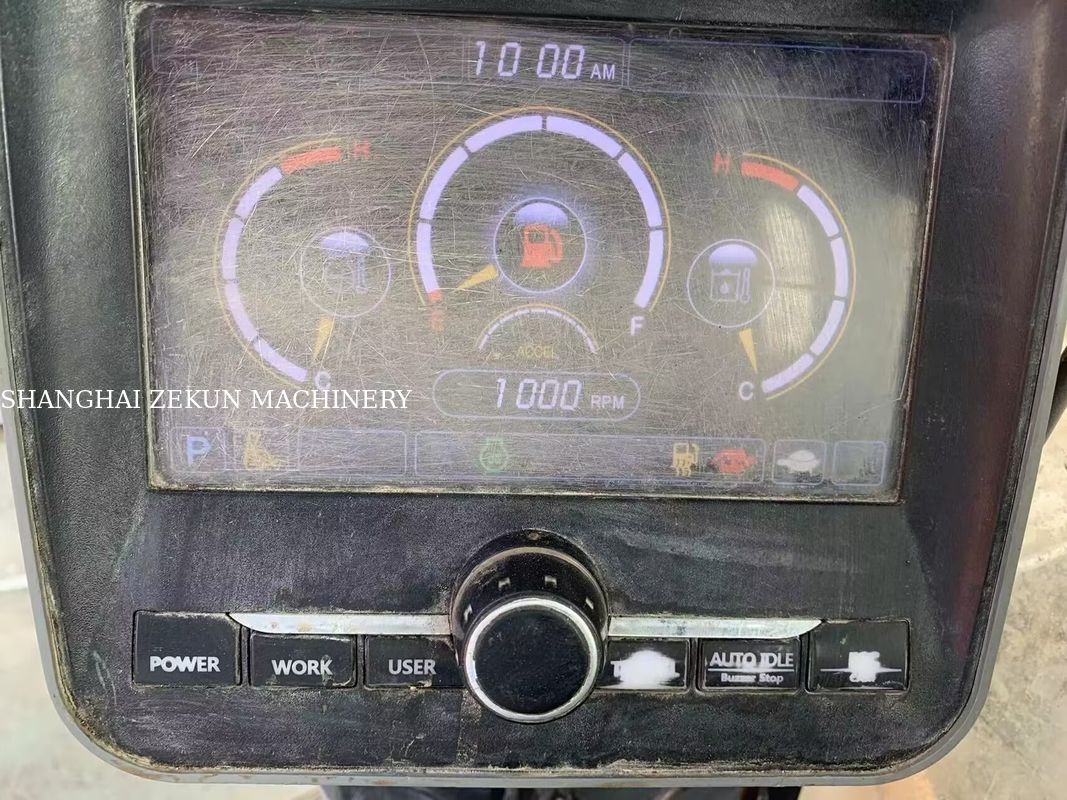 حفرة هيونداي 305LC-9T مع 17 818 ساعة عمل في حالة ممتازة