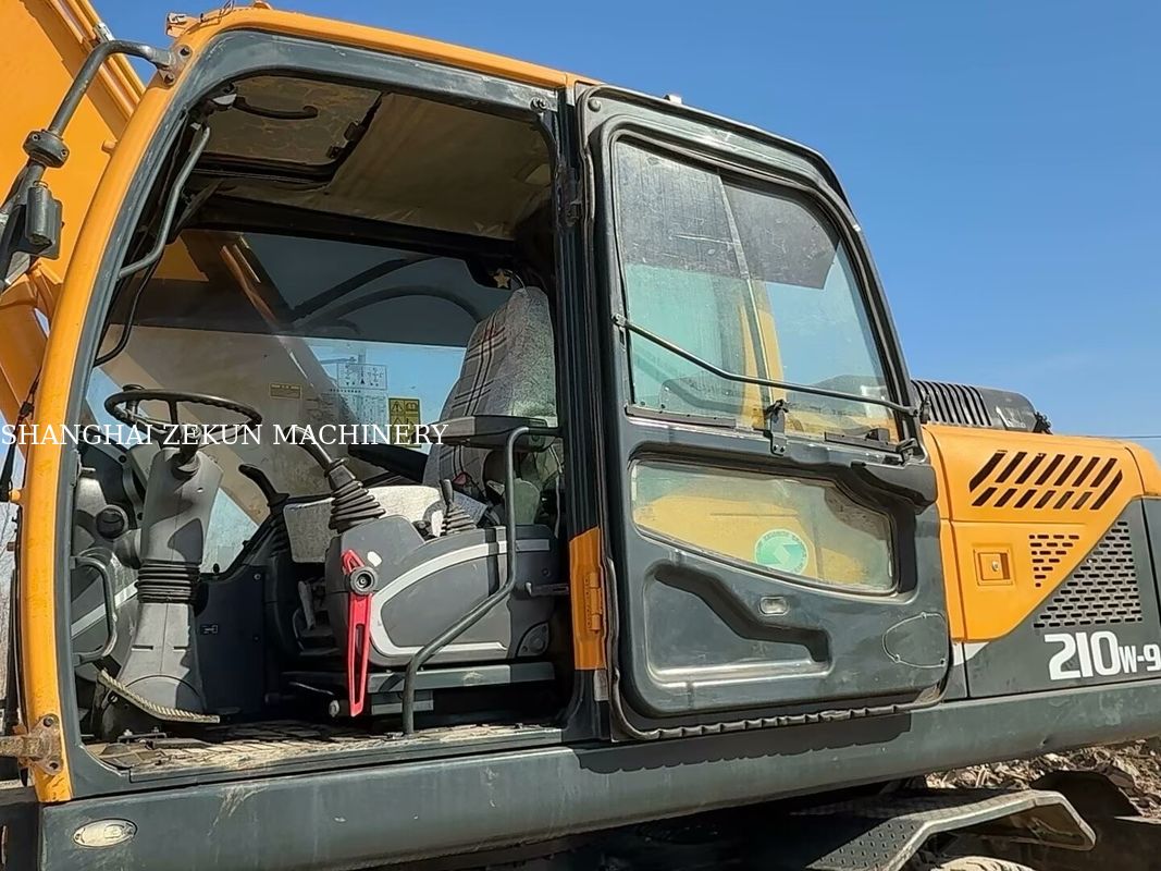 2014 هيونداي R210W-9 21 طن حفرة عجلة مثالية لمشاريع البناء