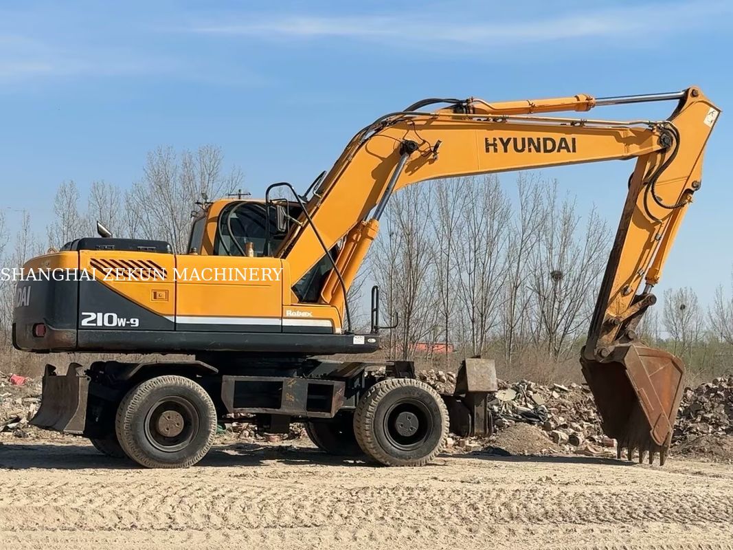 2014 هيونداي R210W-9 21 طن حفرة عجلة مثالية لمشاريع البناء