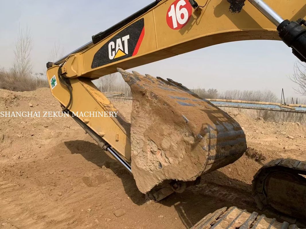 حفرة 2020 Cat 323D2 متعددة الاستخدامات 23 طن 4877 ساعة لتطبيقات مختلفة