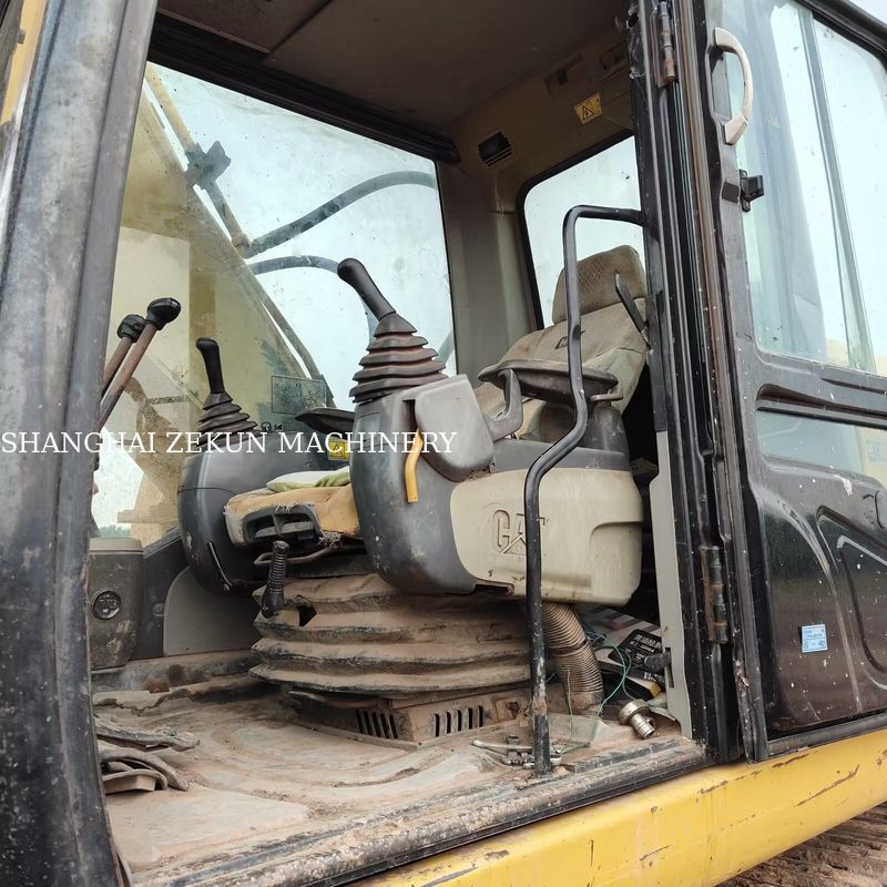 حفارة CAT 320D موديل 2016 من فئة 20 طن بمحرك CAT C6.4 ACERT، أقصى عمق للحفر 680 مم