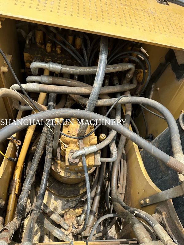 2014 CAT 320D2 الحفرة 10 812hrs والأداء معدل التدفق الهيدروليكي 2 × 214 لتر / دقيقة سرعة السفر 3.5 / 5.5 كم / ساعة