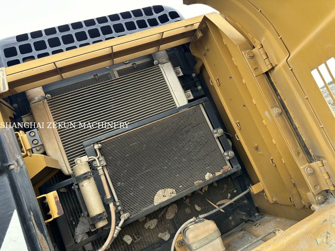 2014 CAT 320D2 الحفرة 10 812hrs والأداء معدل التدفق الهيدروليكي 2 × 214 لتر / دقيقة سرعة السفر 3.5 / 5.5 كم / ساعة