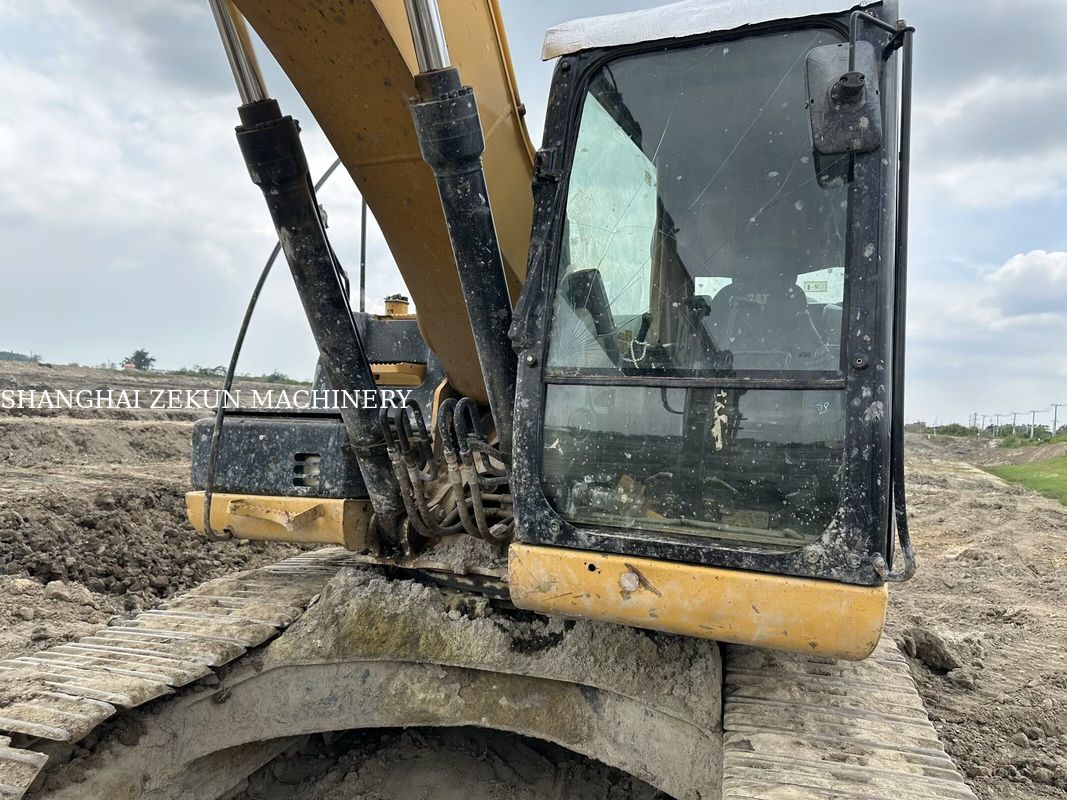 2014 CAT 320D2 الحفرة 10 812hrs والأداء معدل التدفق الهيدروليكي 2 × 214 لتر / دقيقة سرعة السفر 3.5 / 5.5 كم / ساعة