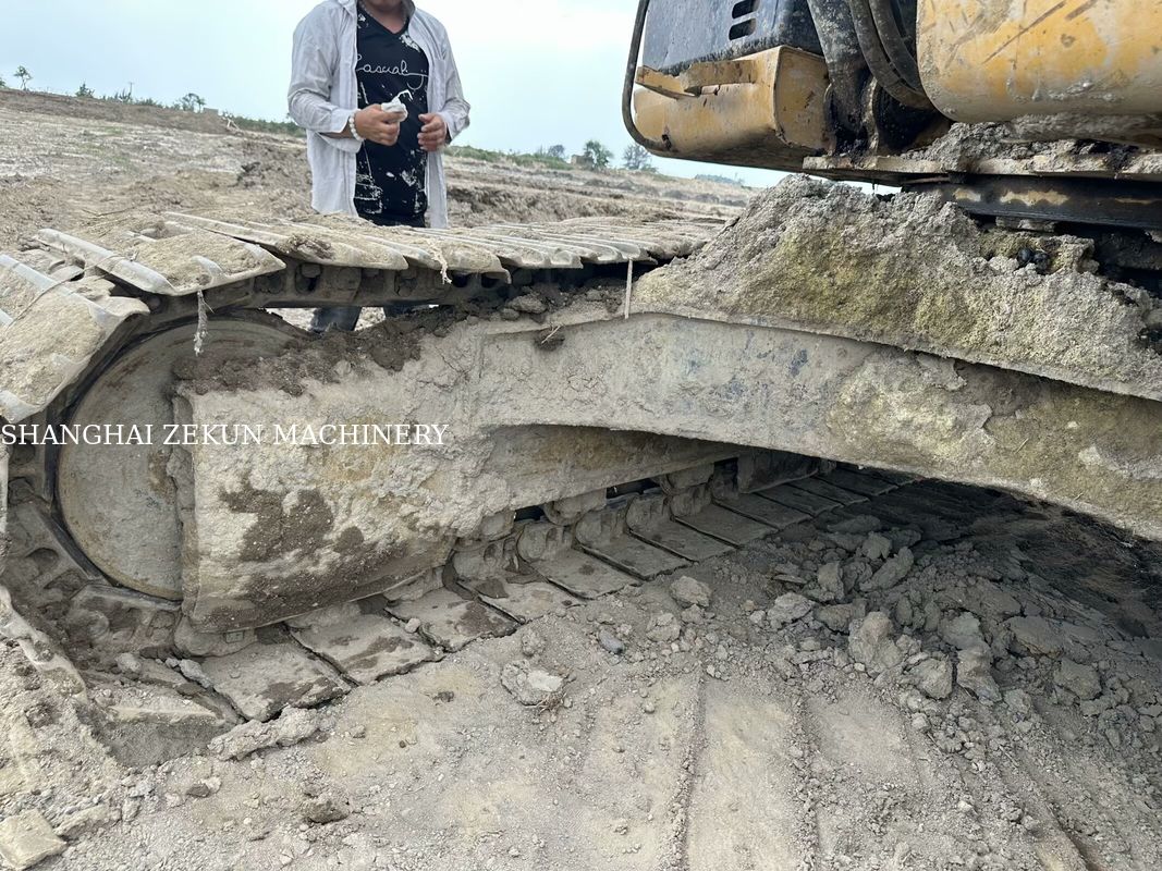 2014 CAT 320D2 الحفرة 10 812hrs والأداء معدل التدفق الهيدروليكي 2 × 214 لتر / دقيقة سرعة السفر 3.5 / 5.5 كم / ساعة