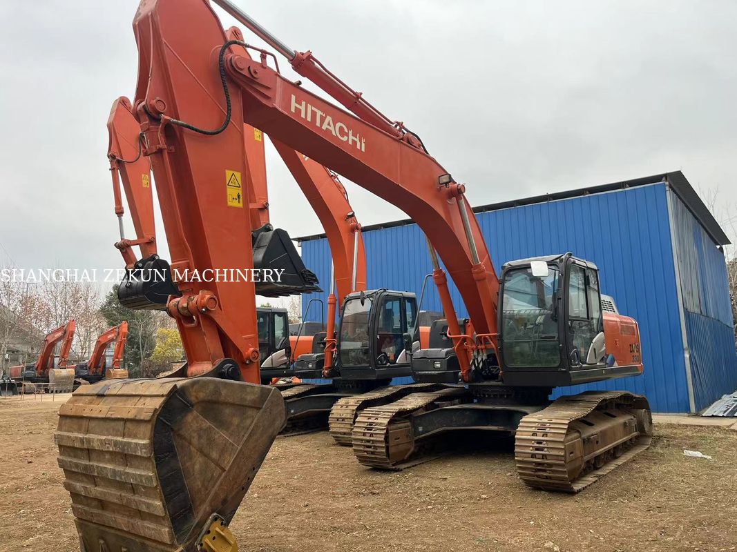 حفارة هيتاشي ZX330-5A موديل 2022 مع 2968 ساعة عمل، ضغط هيدروليكي 34.3 ميجا باسكال، طول الذراع 6.5 متر