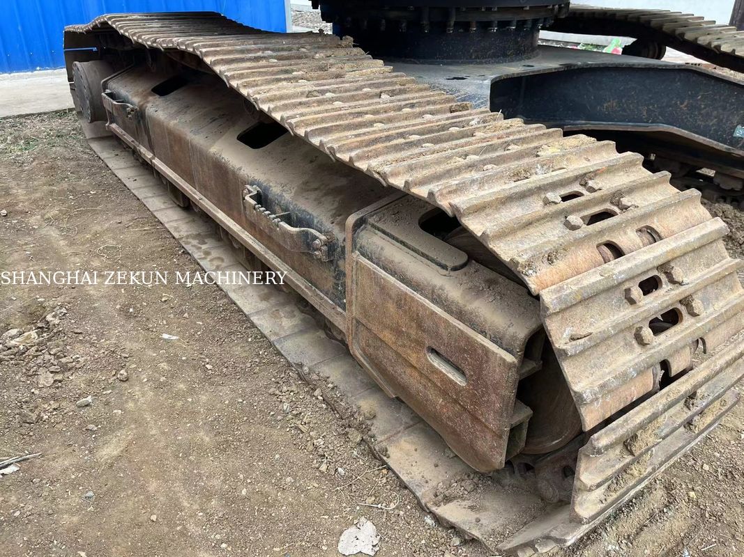 حفارة هيتاشي ZX330-5A موديل 2022 مع 2968 ساعة عمل، ضغط هيدروليكي 34.3 ميجا باسكال، طول الذراع 6.5 متر