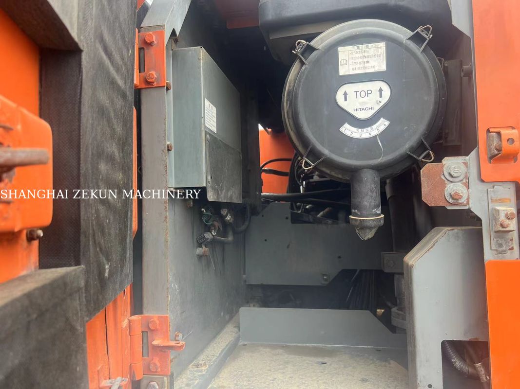 حفارة هيتاشي ZX220-5A موديل 2020، 6541 ساعة عمل، أقصى ارتفاع للحفر 630 مم، أقصى عمق للحفر 670 مم، للأعمال الشاقة