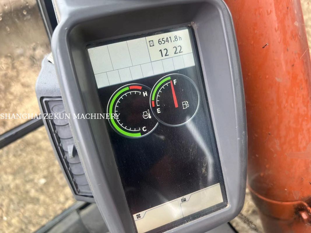 حفارة هيتاشي ZX220-5A موديل 2020، 6541 ساعة عمل، أقصى ارتفاع للحفر 630 مم، أقصى عمق للحفر 670 مم، للأعمال الشاقة