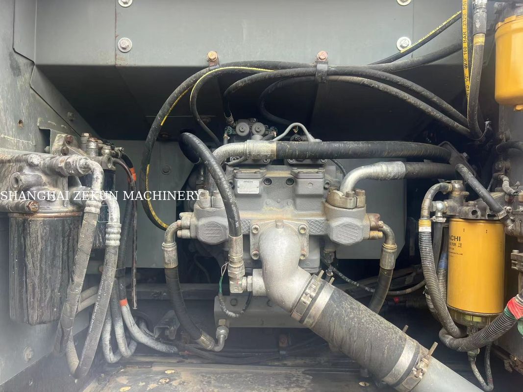 حفارة هيتاشي ZX220-5A موديل 2020، 6541 ساعة عمل، أقصى ارتفاع للحفر 630 مم، أقصى عمق للحفر 670 مم، للأعمال الشاقة