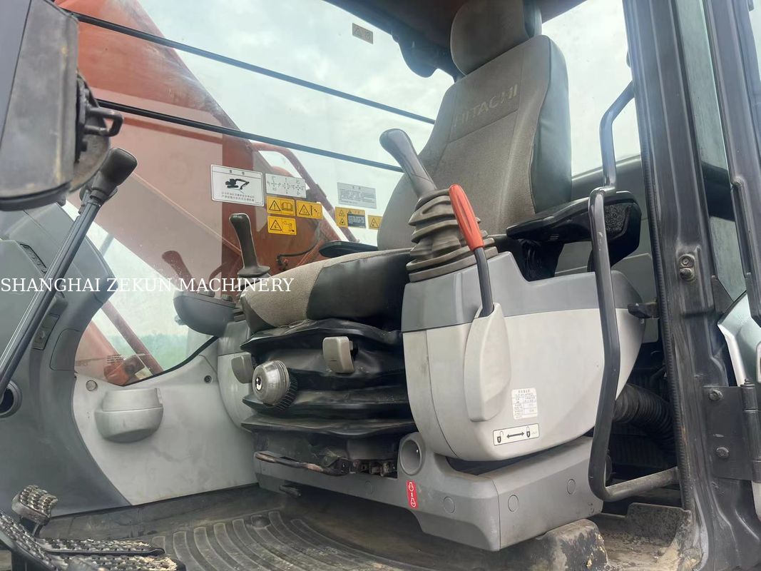 حفارة هيتاشي ZX220-5A موديل 2020، 6541 ساعة عمل، أقصى ارتفاع للحفر 630 مم، أقصى عمق للحفر 670 مم، للأعمال الشاقة
