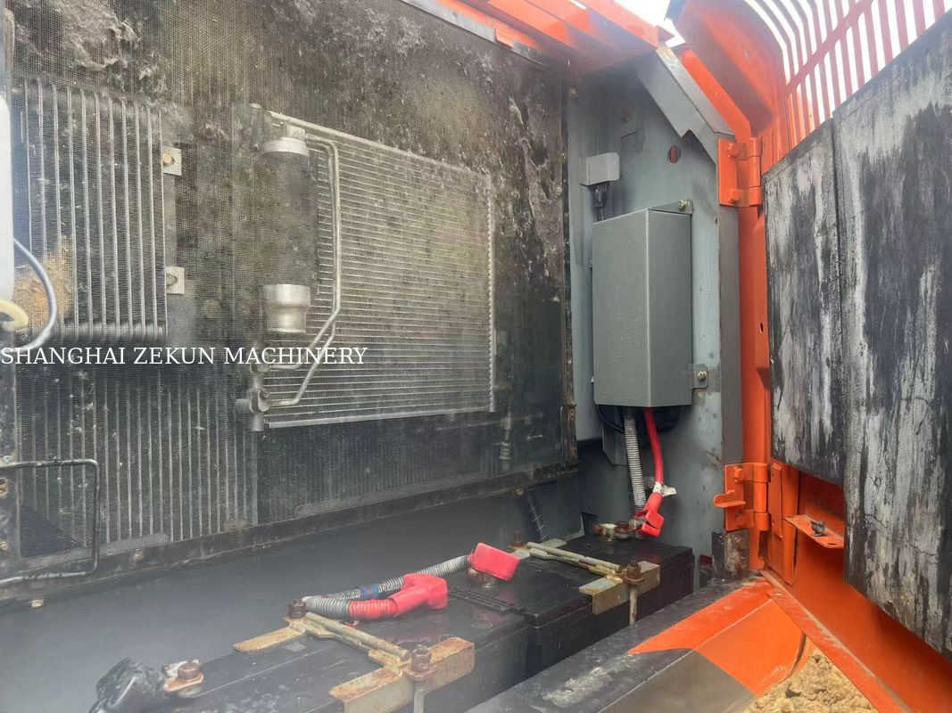 حفارة هيتاشي ZX220-5A موديل 2020، 6541 ساعة عمل، أقصى ارتفاع للحفر 630 مم، أقصى عمق للحفر 670 مم، للأعمال الشاقة
