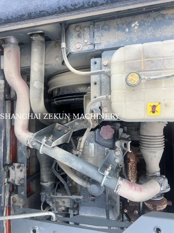 حفارة هيتاشي ZX200-5A موديل 2022 بارتفاع حفر أقصى يبلغ 9 وسرعة دوران تبلغ 13.3 دورة في الدقيقة و 5500 ساعة