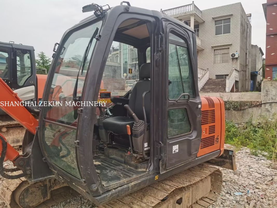 حفارة هيتاشي ZX60C-6A 2023، 2785 ساعة عمل، الوزن التشغيلي 5، تلبي معيار الانبعاثات Tier 3 / Stage III