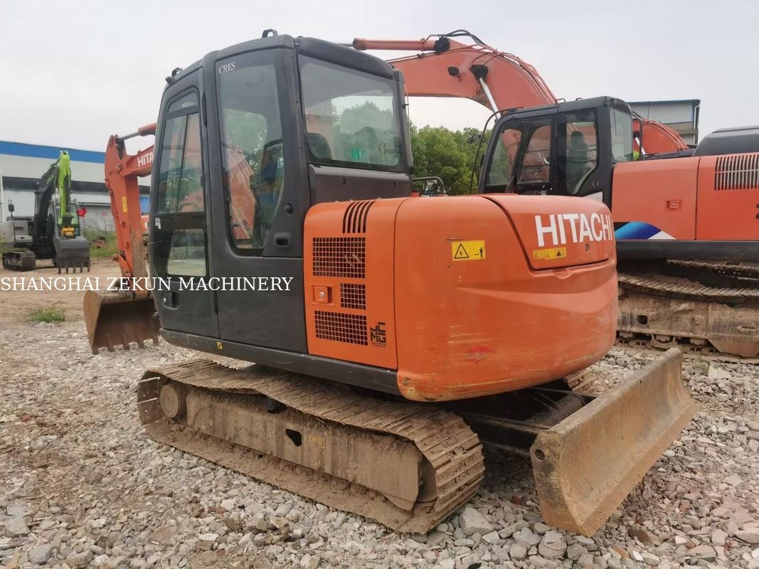 حفارة هيتاشي ZX60C-6A 2023، 2785 ساعة عمل، الوزن التشغيلي 5، تلبي معيار الانبعاثات Tier 3 / Stage III