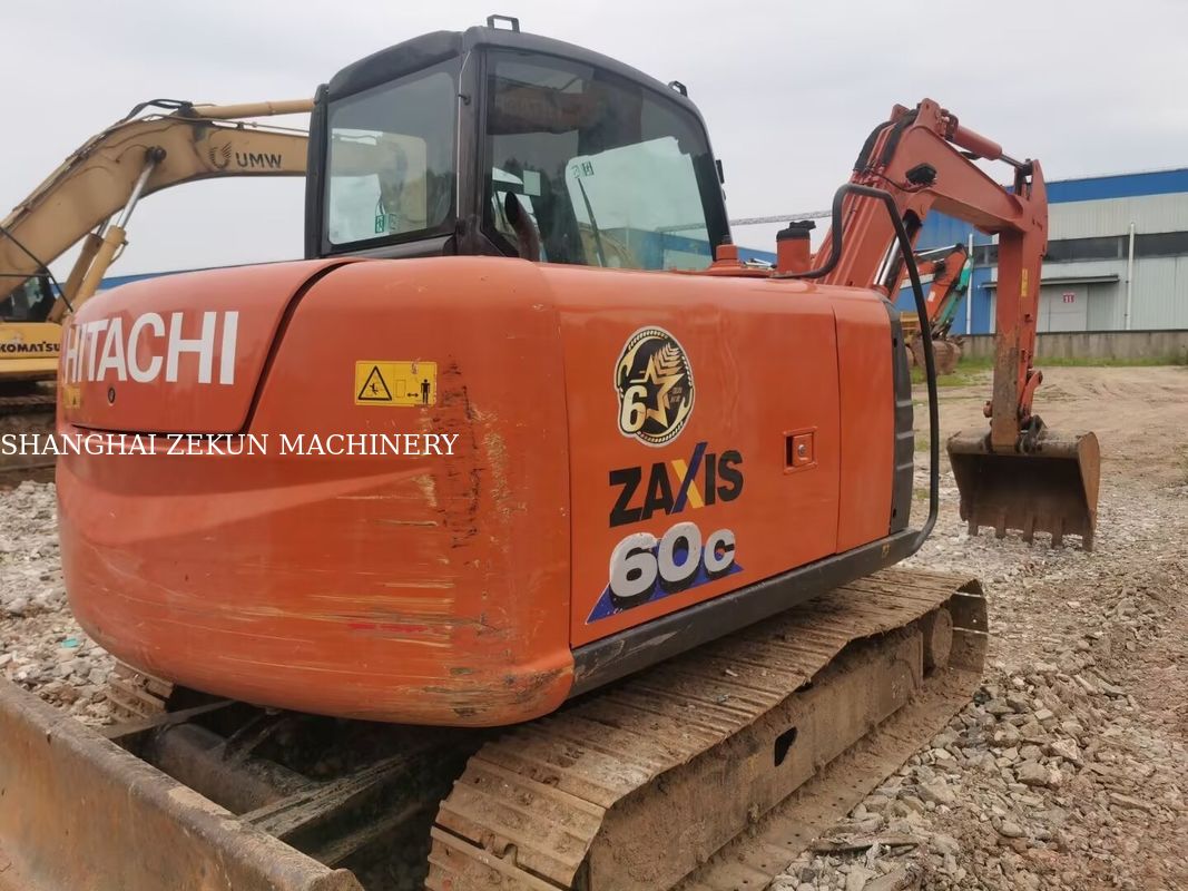 حفارة هيتاشي ZX60C-6A 2023، 2785 ساعة عمل، الوزن التشغيلي 5، تلبي معيار الانبعاثات Tier 3 / Stage III