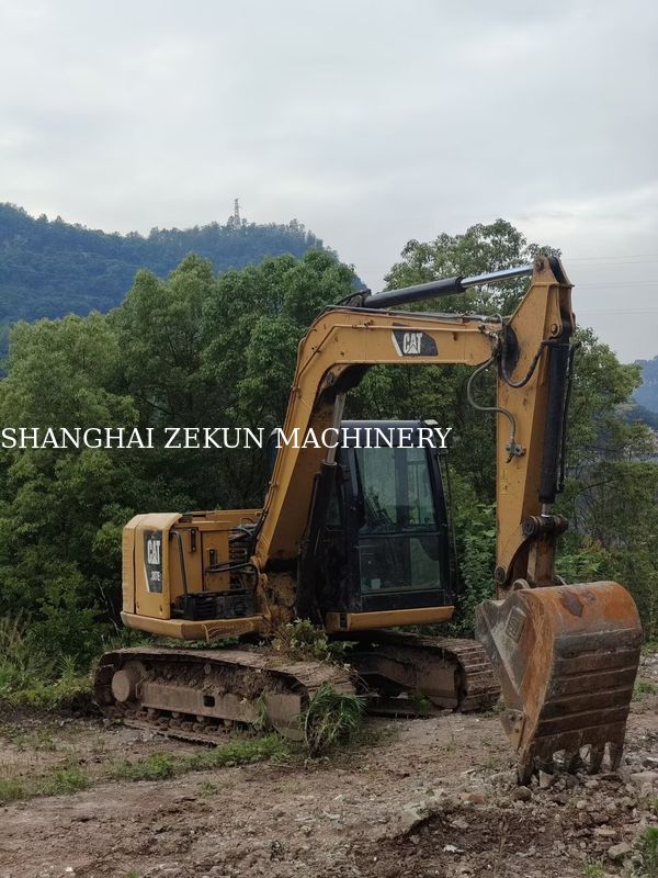 حفارة CAT 307E2 موديل 2019 بمدى وصول أقصى على مستوى الأرض يبلغ 400 مم وسعة خزان الوقود 135 لتر
