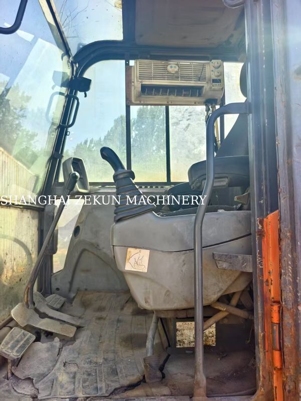 حفارة دوسان DX60 موديل 2013 بضغط هيدروليكي 27.5 ميجا باسكال وارتفاع حفر أقصى 800 ملم