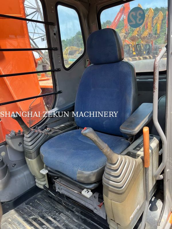 حفارة Hitachi ZX120-6، 14165 ساعة، للاحتياجات التجارية، سعة خزان الوقود 240 لتر، الضغط الهيدروليكي 34.3 ميجا باسكال