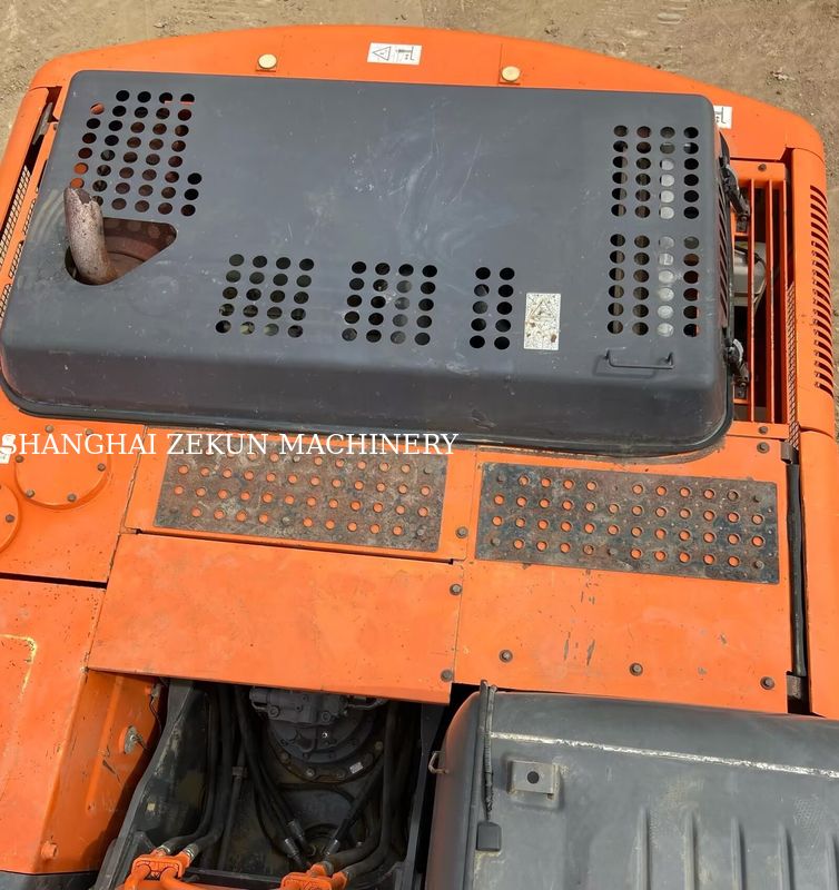 حفرة هيتاشي ZX200-3G مستعملة مع 11050hrs طول الذراع 2.94 M طول البوم 5.7 M