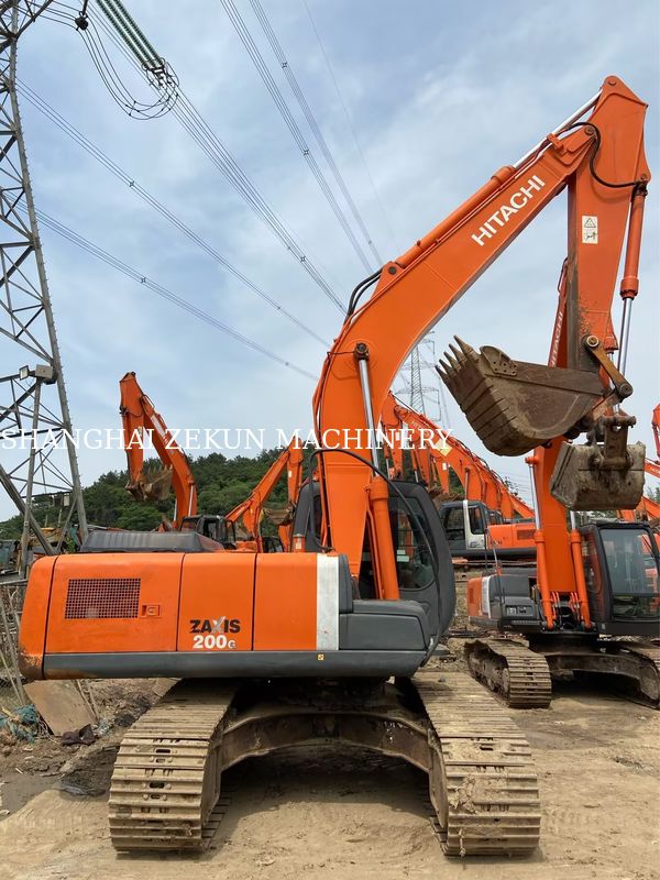 حفرة هيتاشي ZX200-3G مستعملة مع 11050hrs طول الذراع 2.94 M طول البوم 5.7 M