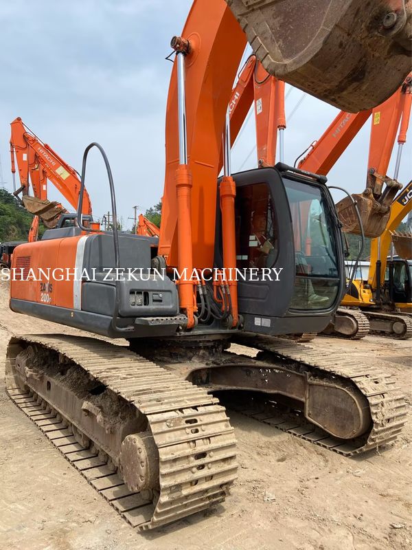 حفرة هيتاشي ZX200-3G مستعملة مع 11050hrs طول الذراع 2.94 M طول البوم 5.7 M